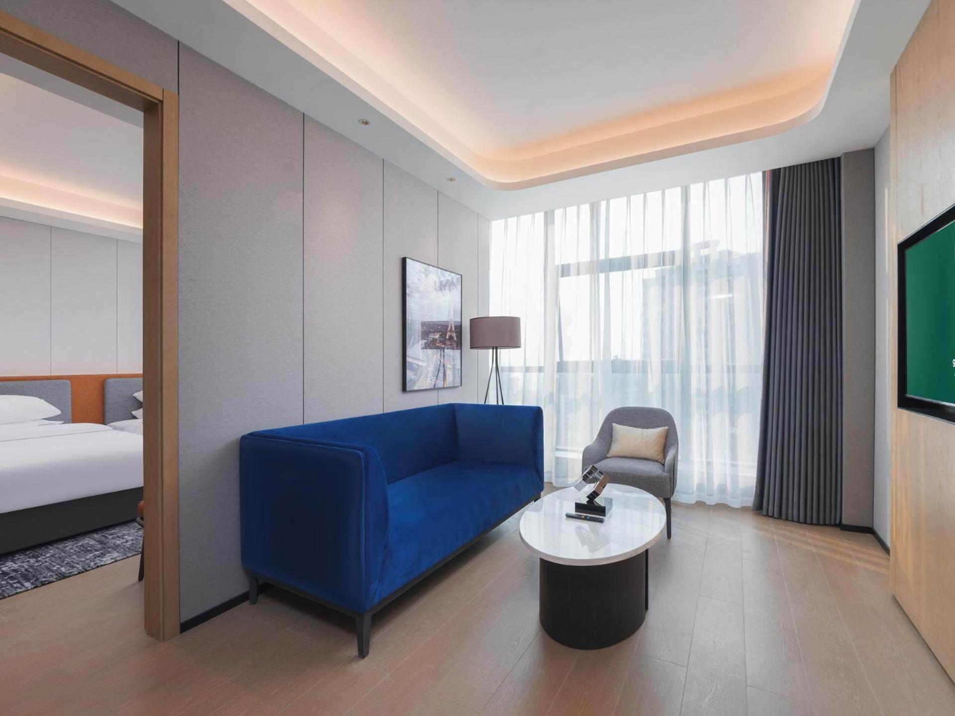 Park Inn By Radisson Nanchong Yilong Star City Plaza Exterior photo